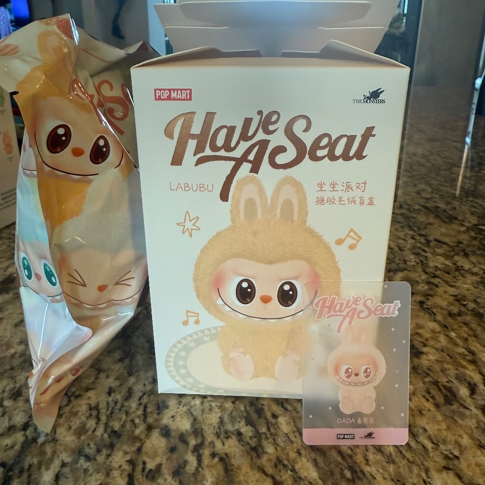 LABUBU  Have a Seat (DADA)